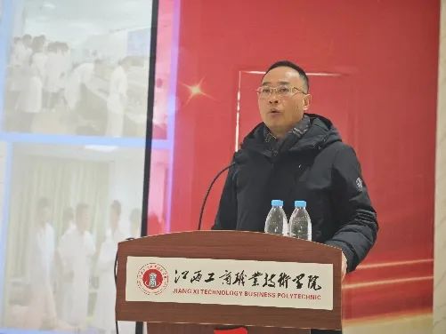 正在上傳...