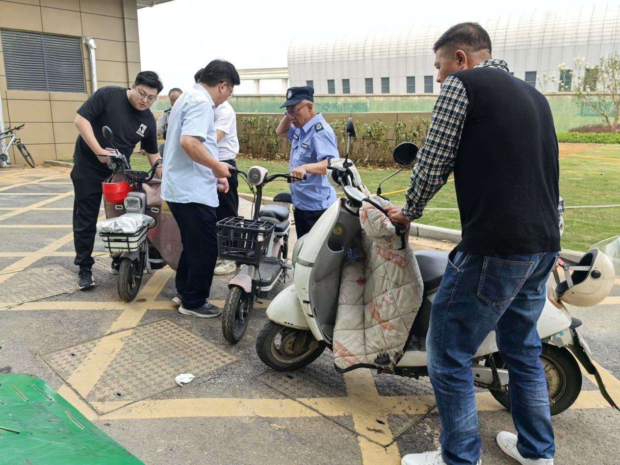 正在上傳...